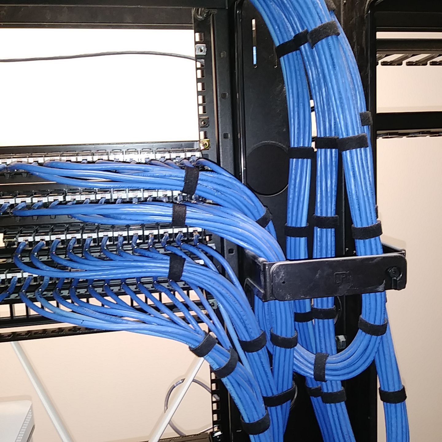 Expert cable management installation